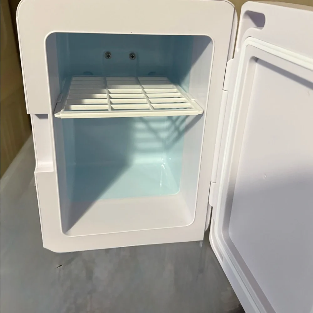 NIB Personal Chiller Mini Fridge Cooler & Warmer Marble Print AC/DC